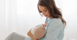 طريقة الرضاعة الصحيحة لحديثي الولادة